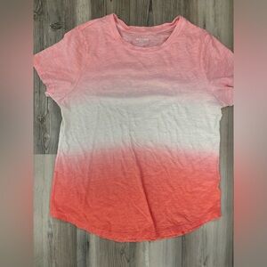 Pink and white ombre Old Navy tee size Medium chest is 19, length is 24